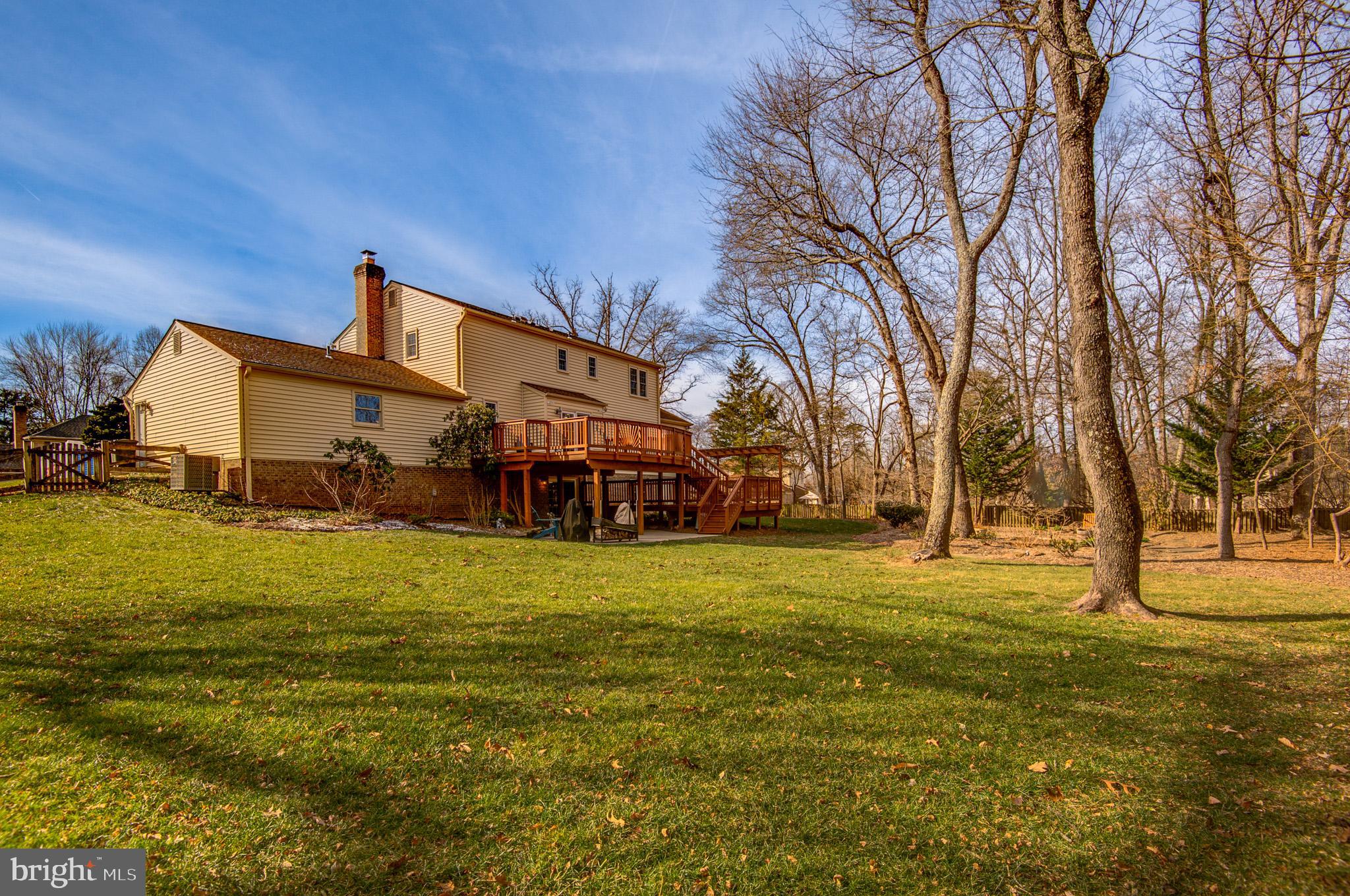 HOLLY KNOLL - Residential