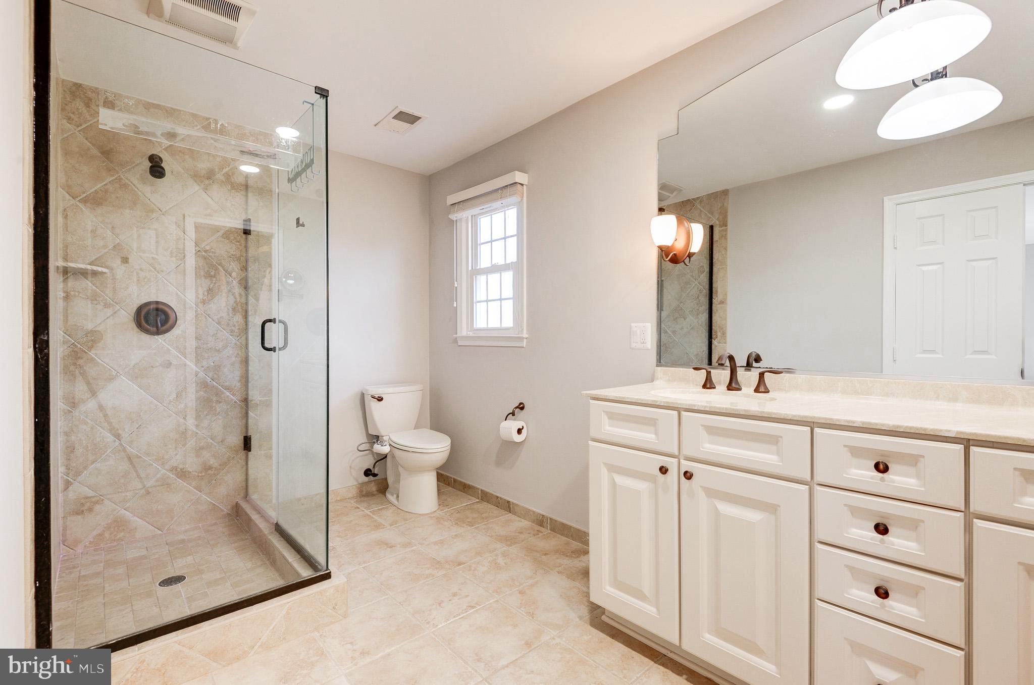 HOLLY KNOLL - Residential