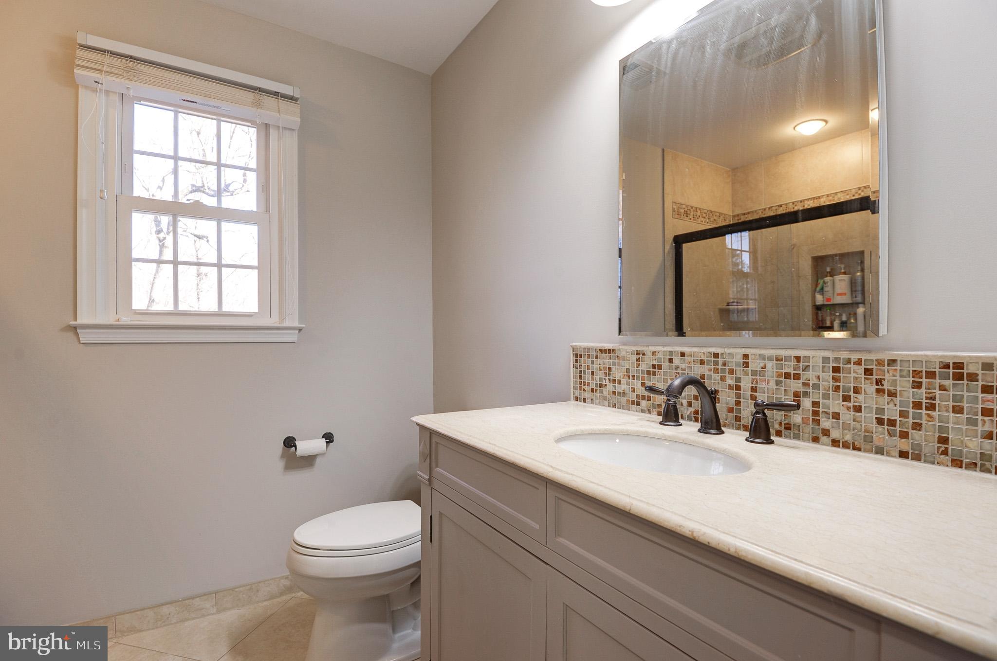 HOLLY KNOLL - Residential