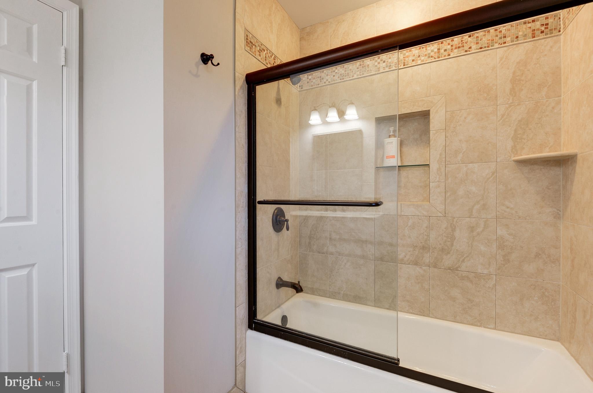 HOLLY KNOLL - Residential