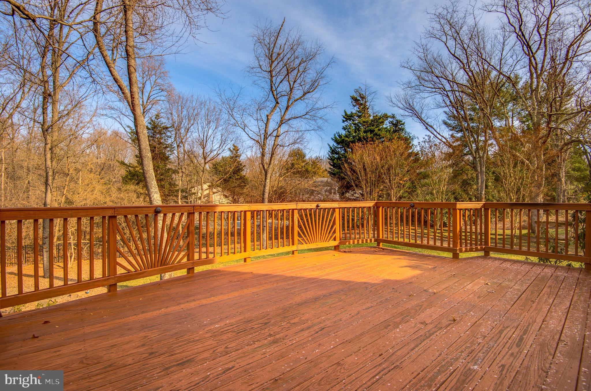 HOLLY KNOLL - Residential