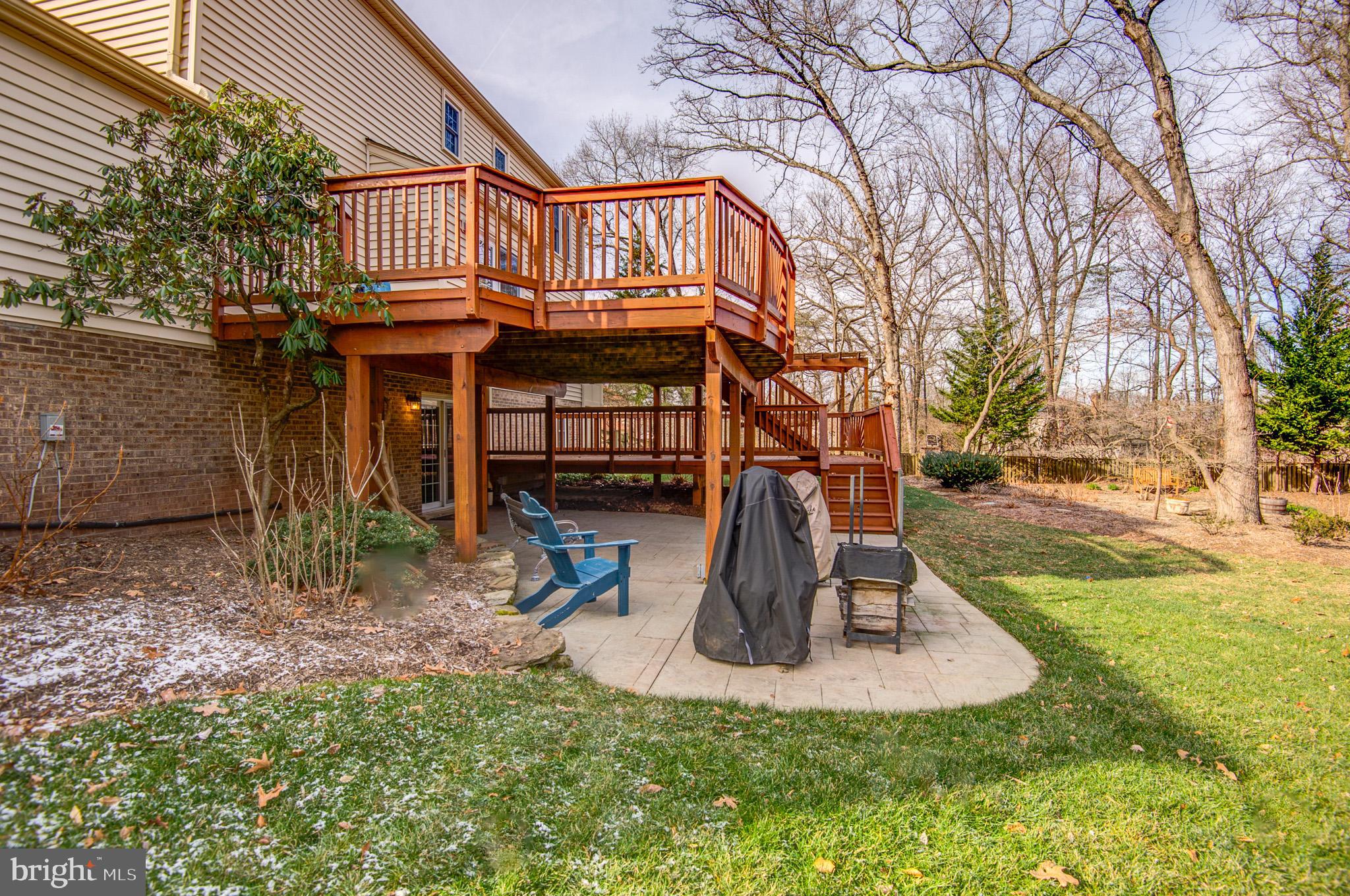 HOLLY KNOLL - Residential