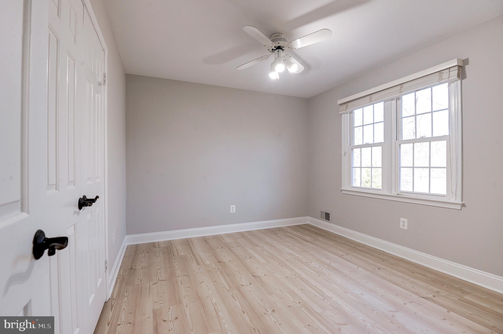 HOLLY KNOLL - Residential