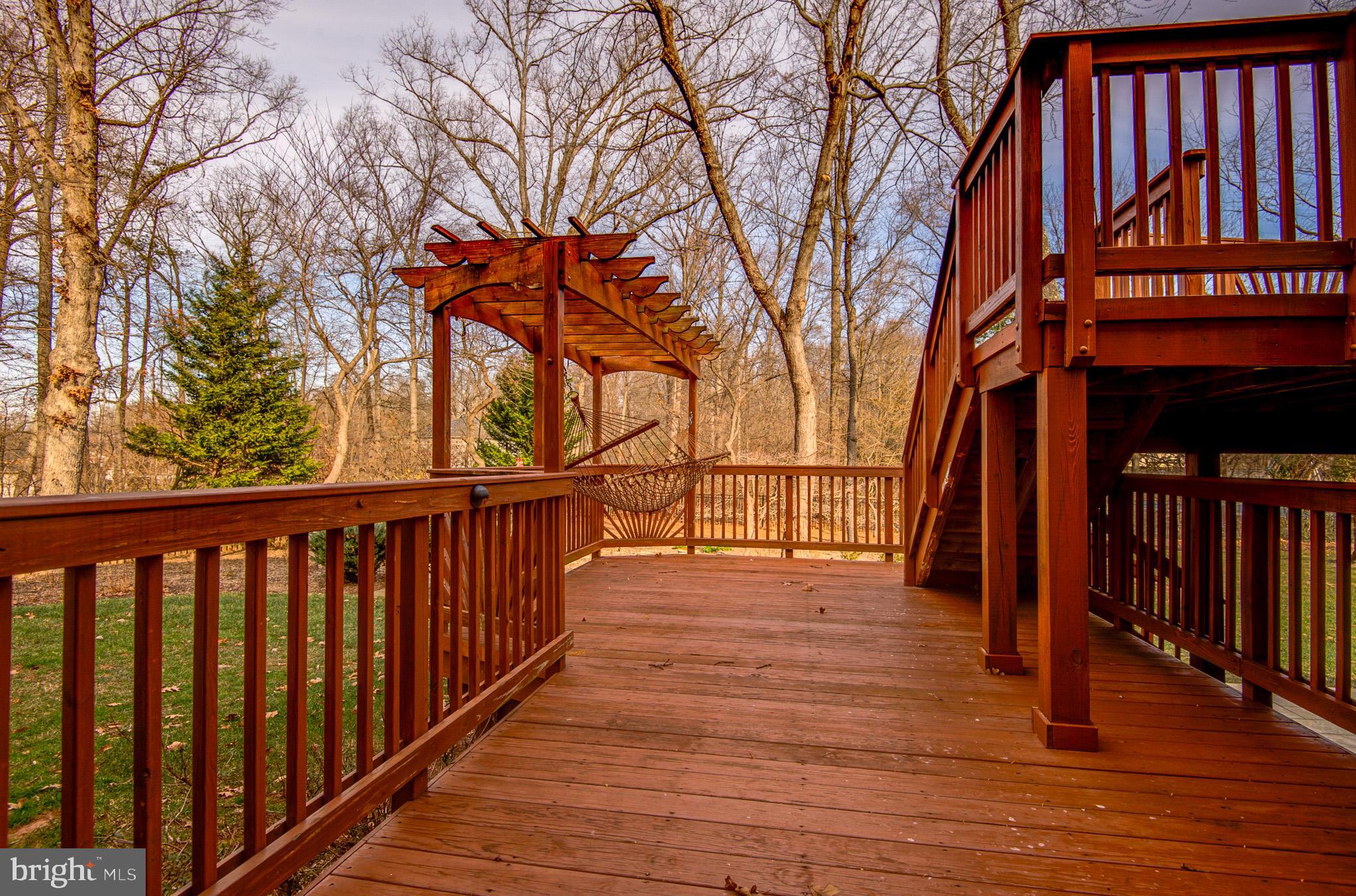 HOLLY KNOLL - Residential