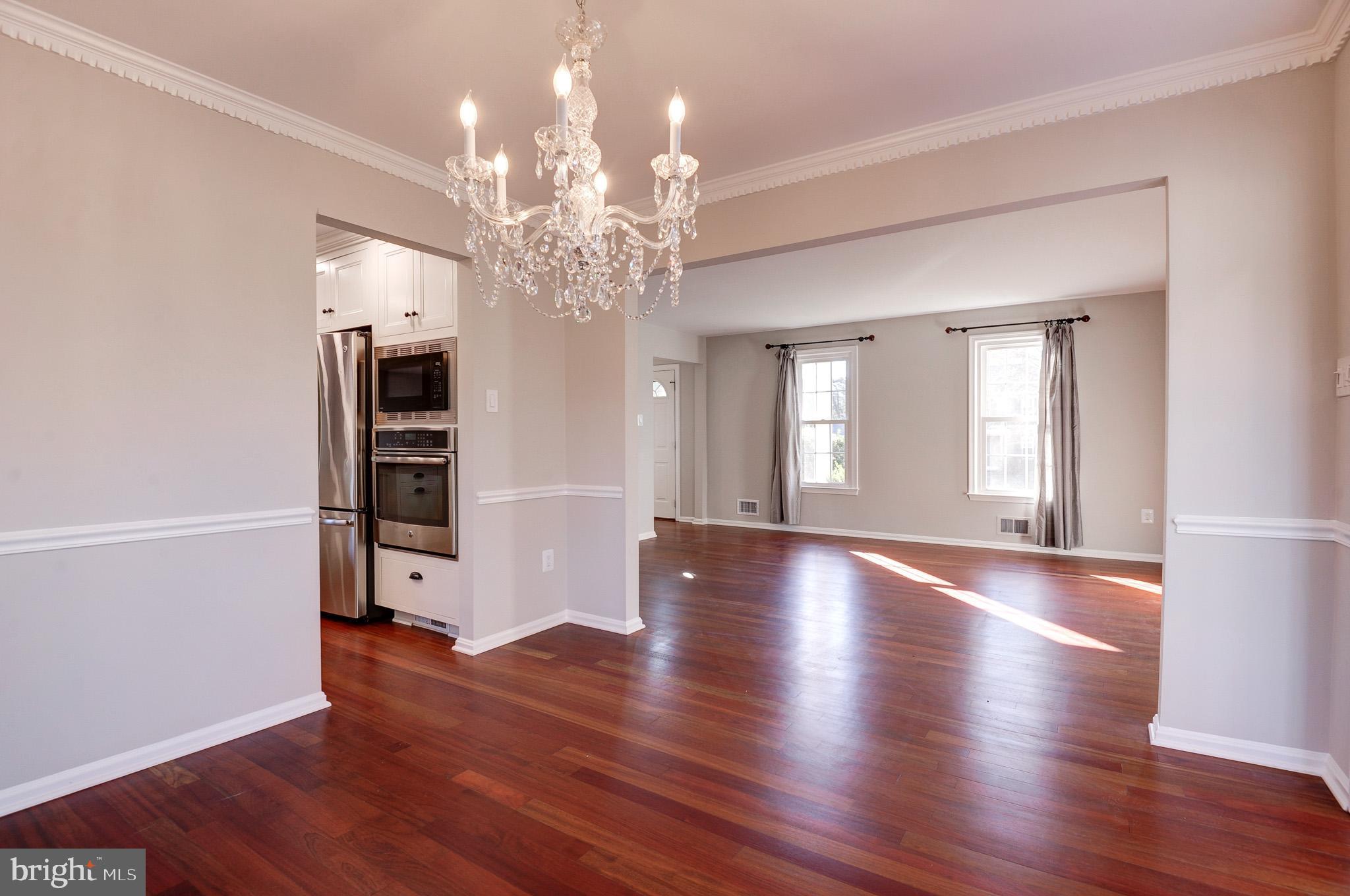 HOLLY KNOLL - Residential