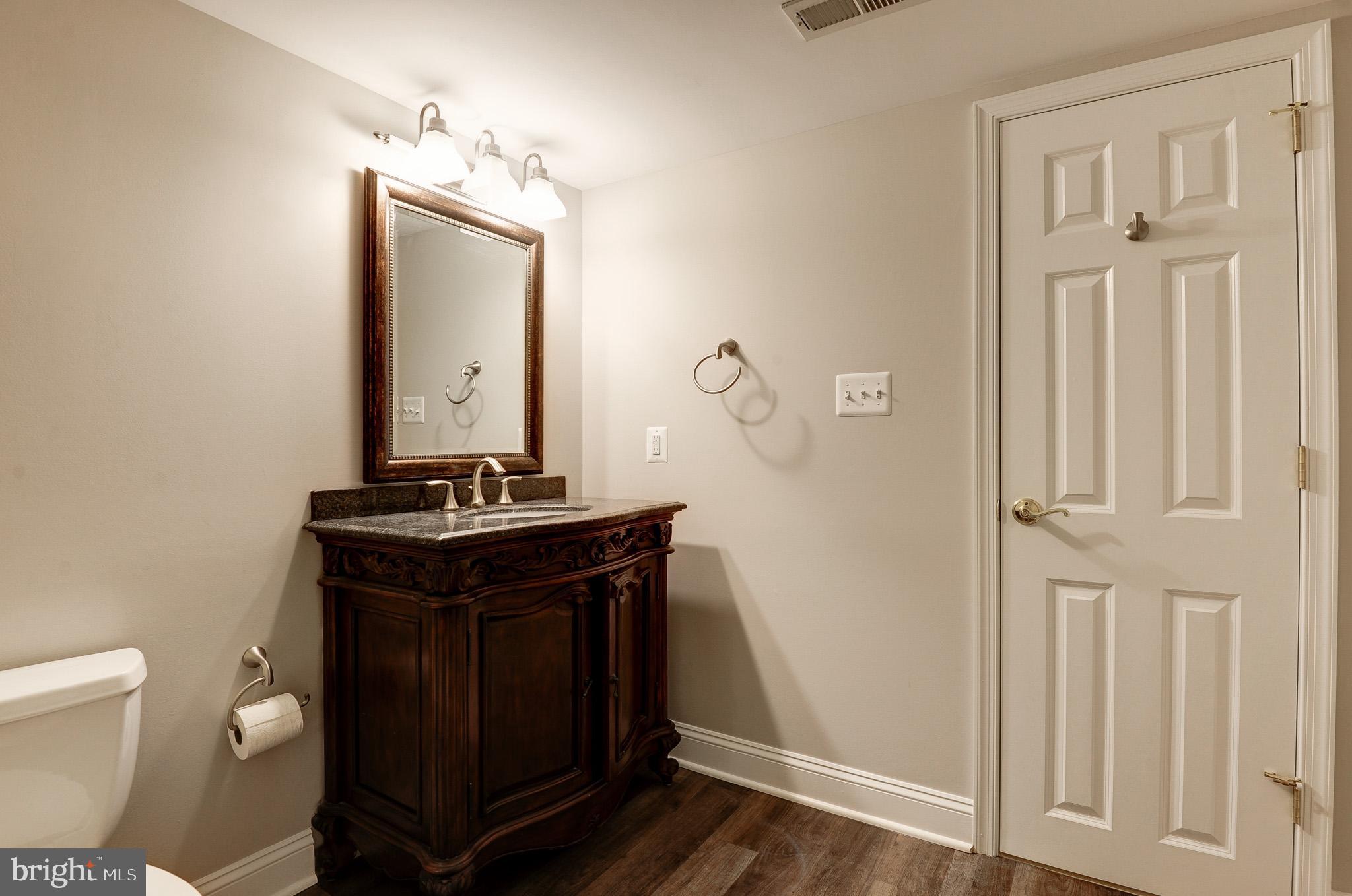 HOLLY KNOLL - Residential