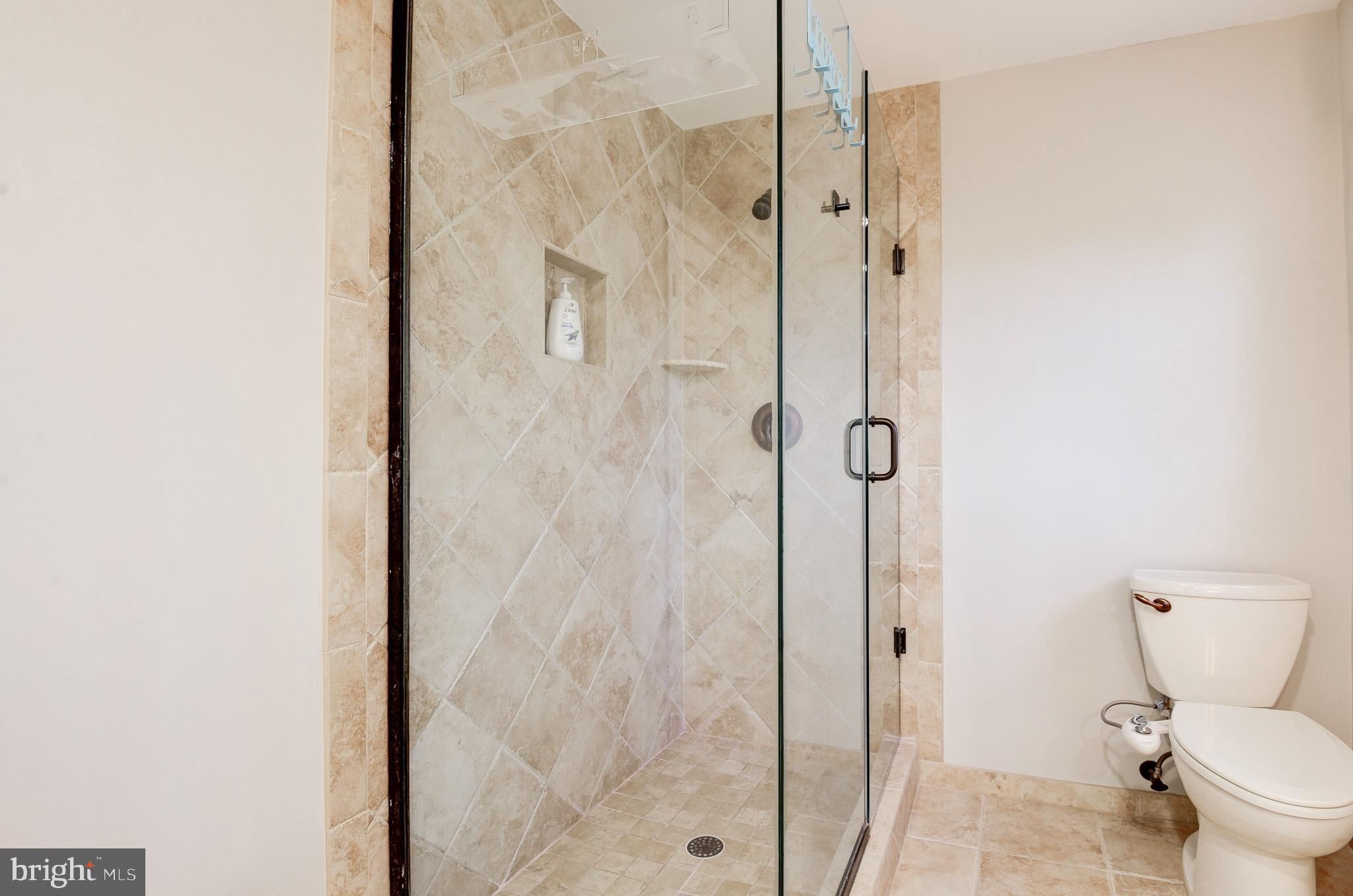 HOLLY KNOLL - Residential