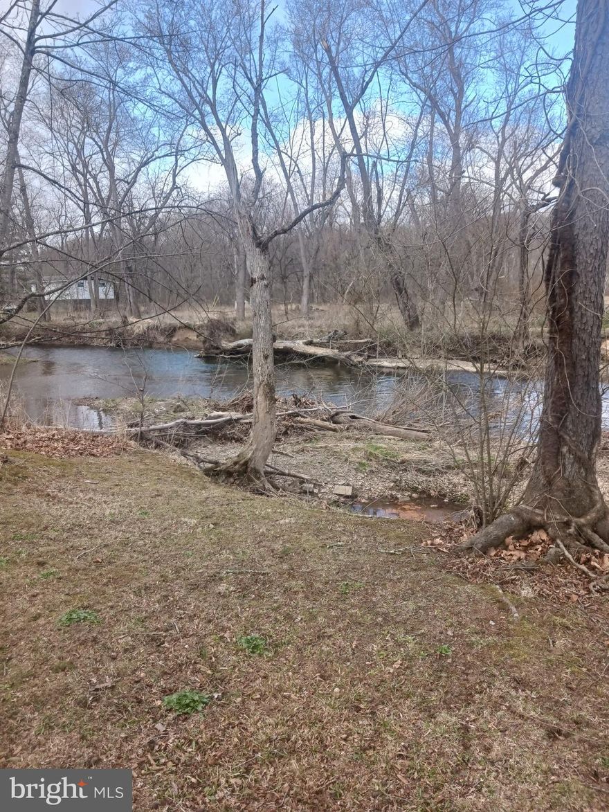 Check out this nice lot bordering Dunnings Creek. Build a cabin/home, for a getaway retreat or permanent residence. Spend summer days fishing, kayaking, tubing and swimming and so much more. Approximately 4.3 miles north of Historical Downtown Bedford, PA. Bedford Omni Springs resort is only 5.9 miles. Many possibilities. Take a look today.