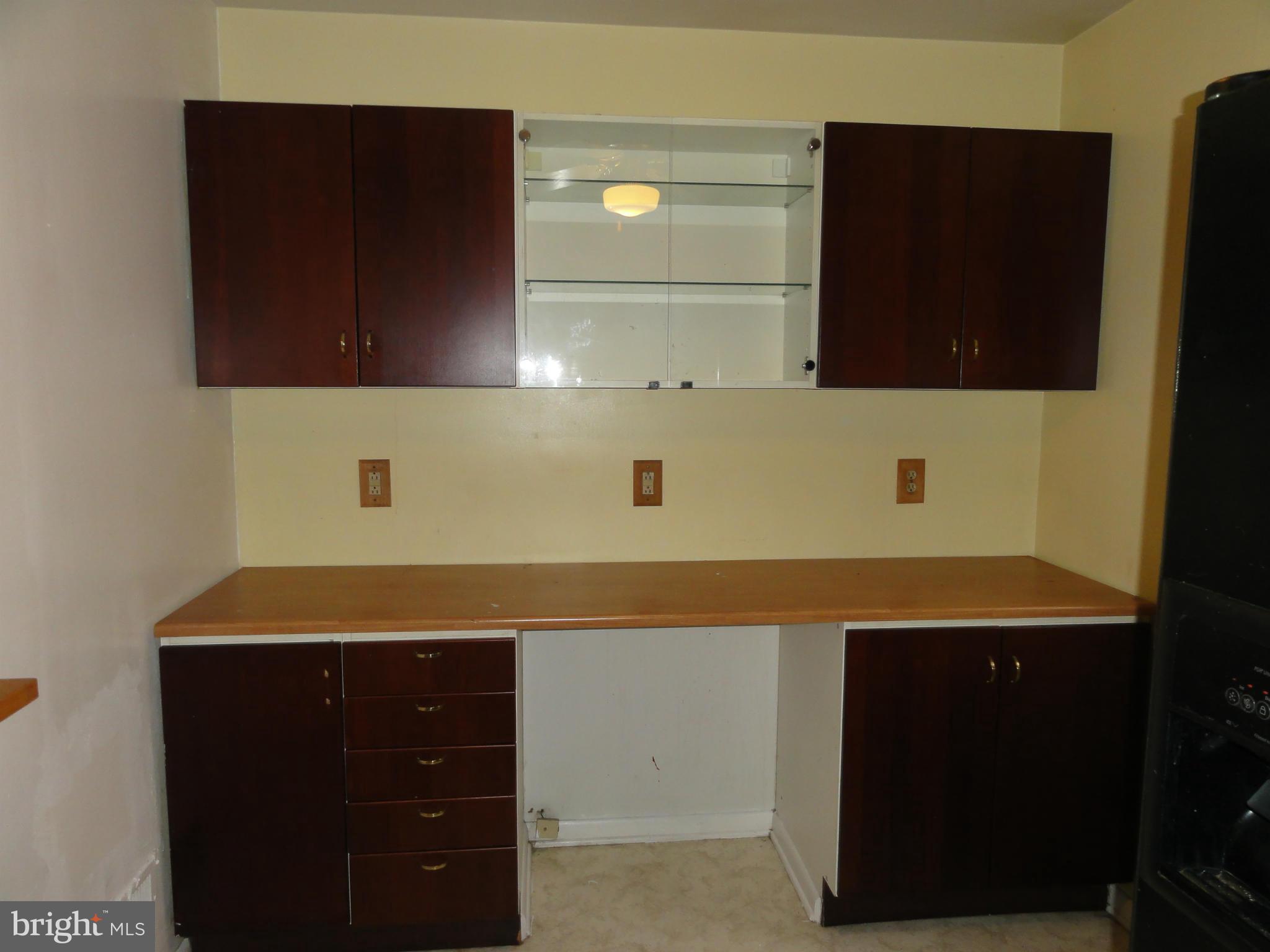 CATONSVILLE MANOR - Residential