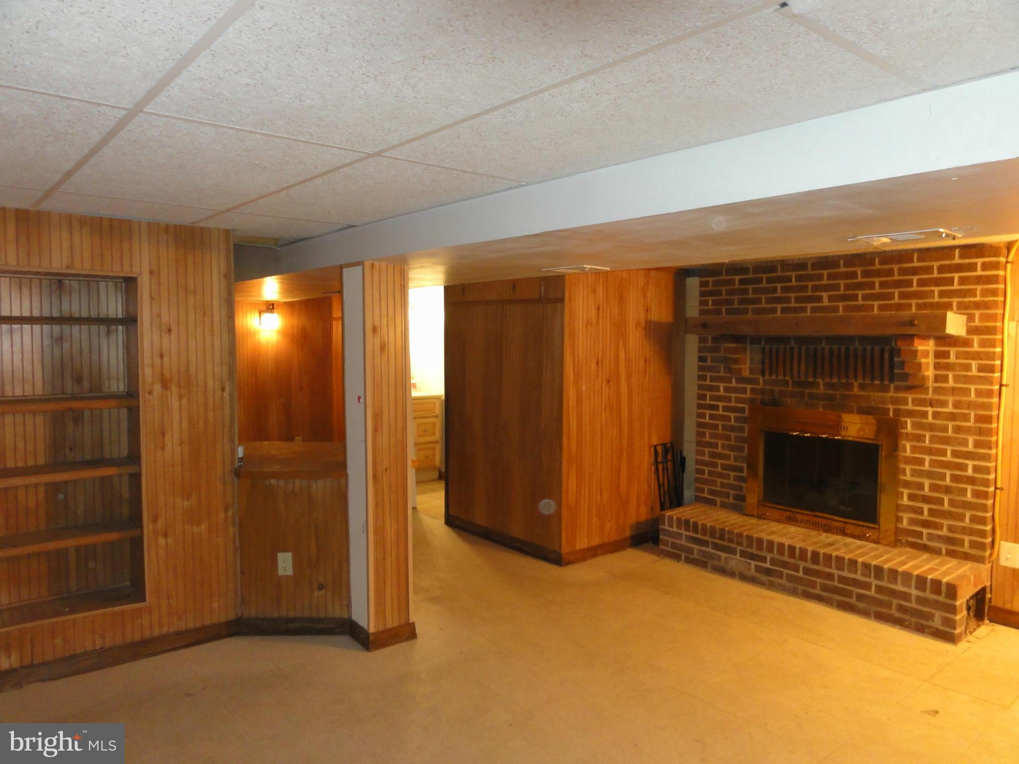 CATONSVILLE MANOR - Residential