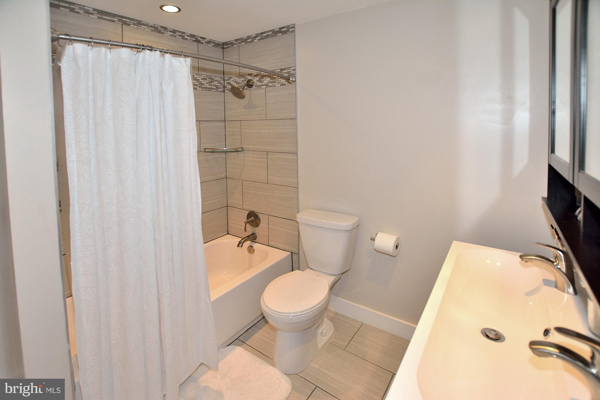 COUNTRYSIDE - Residential