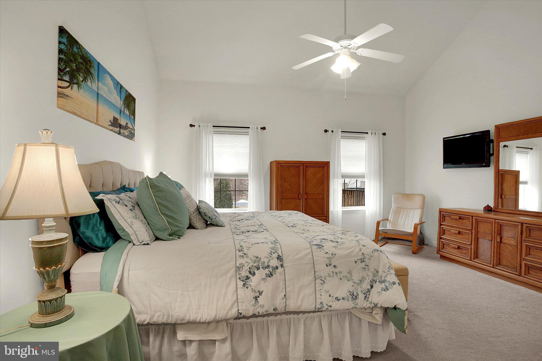 WINDING HILLS - DORSET SQ - Residential