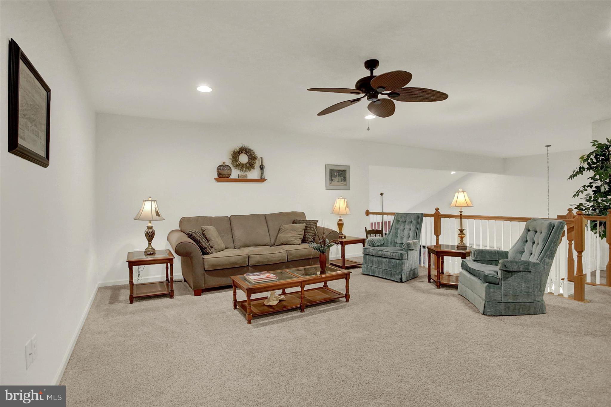 WINDING HILLS - DORSET SQ - Residential