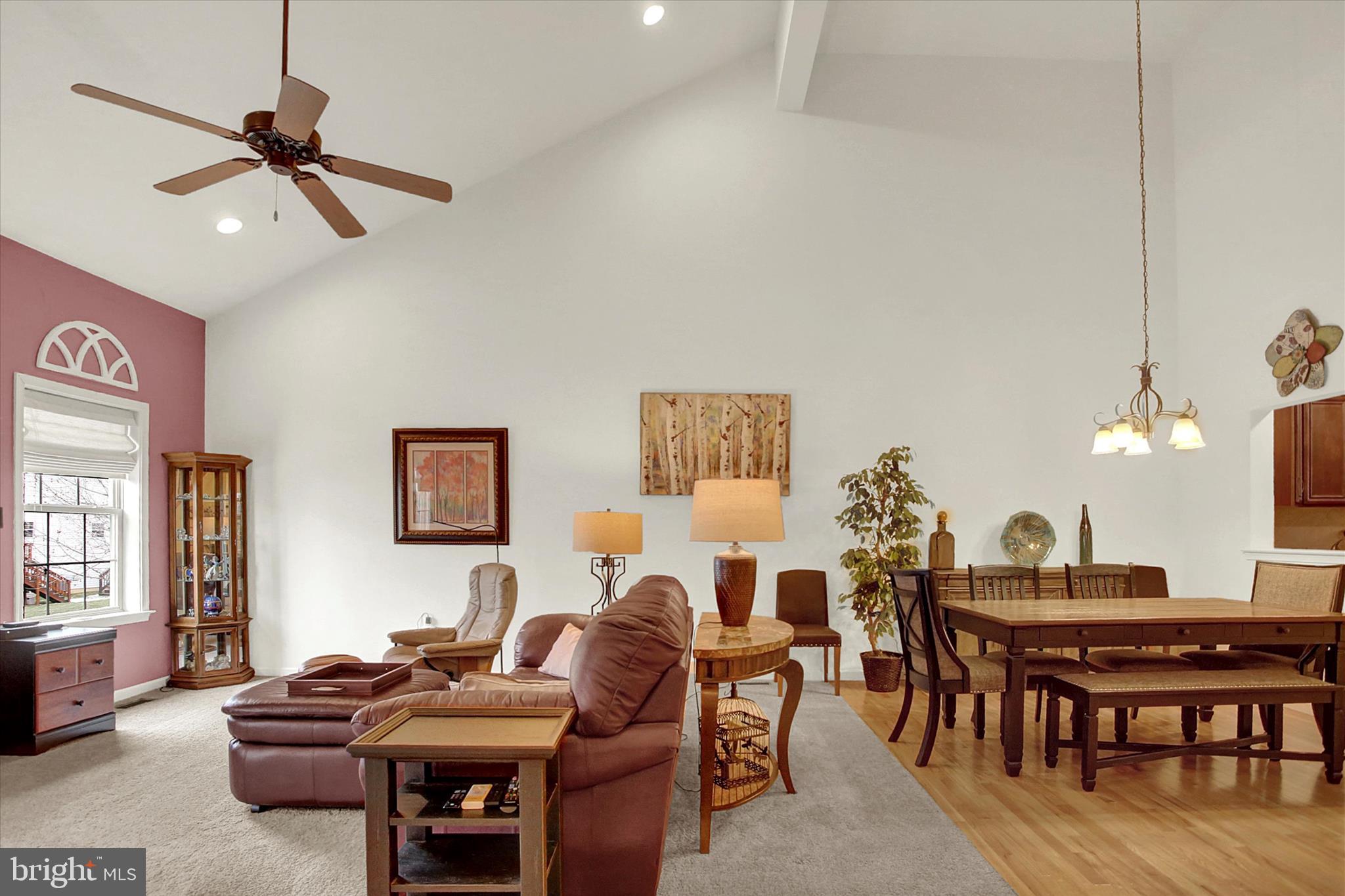 WINDING HILLS - DORSET SQ - Residential