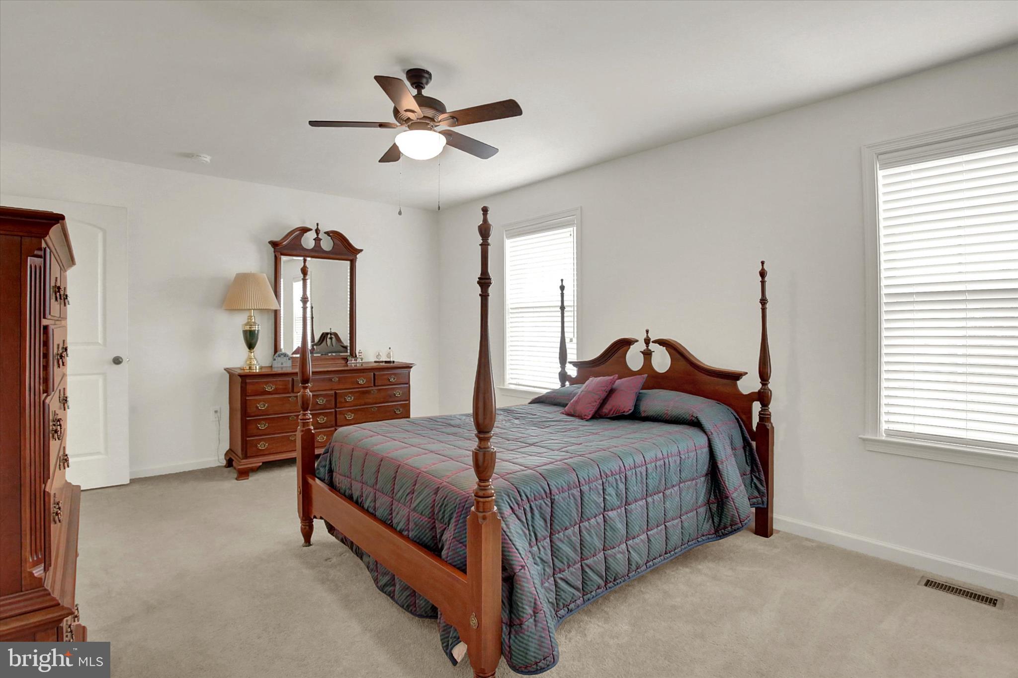 WINDING HILLS - DORSET SQ - Residential