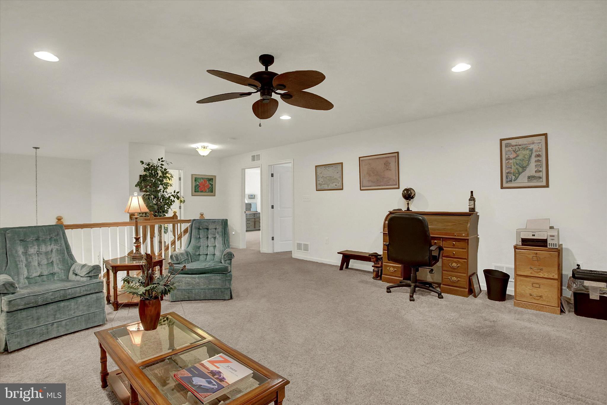 WINDING HILLS - DORSET SQ - Residential