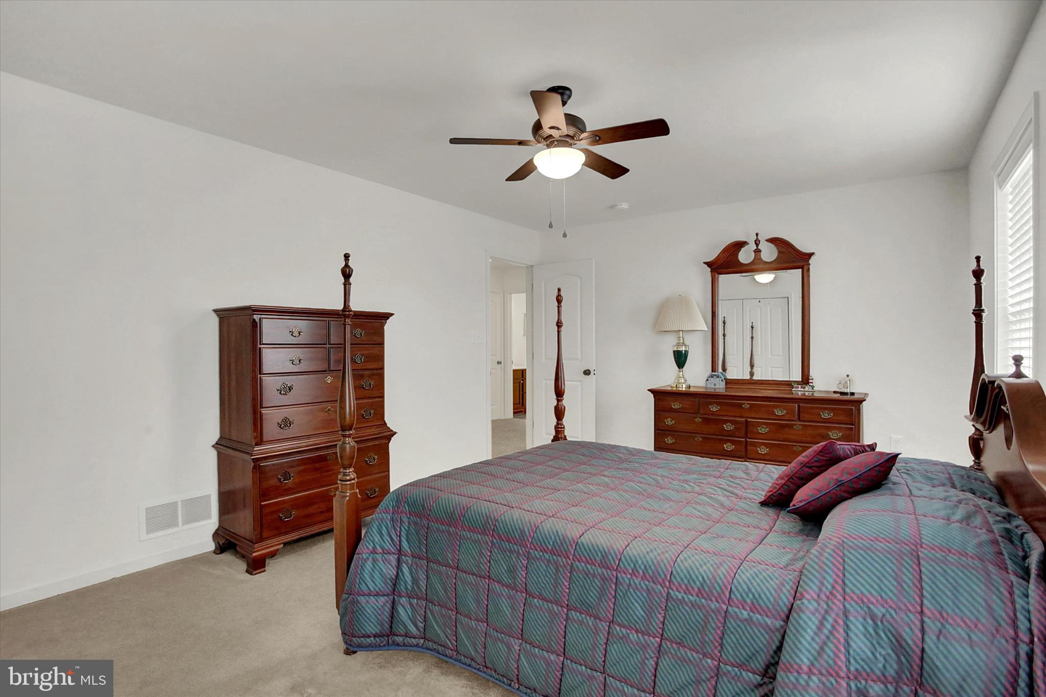 WINDING HILLS - DORSET SQ - Residential