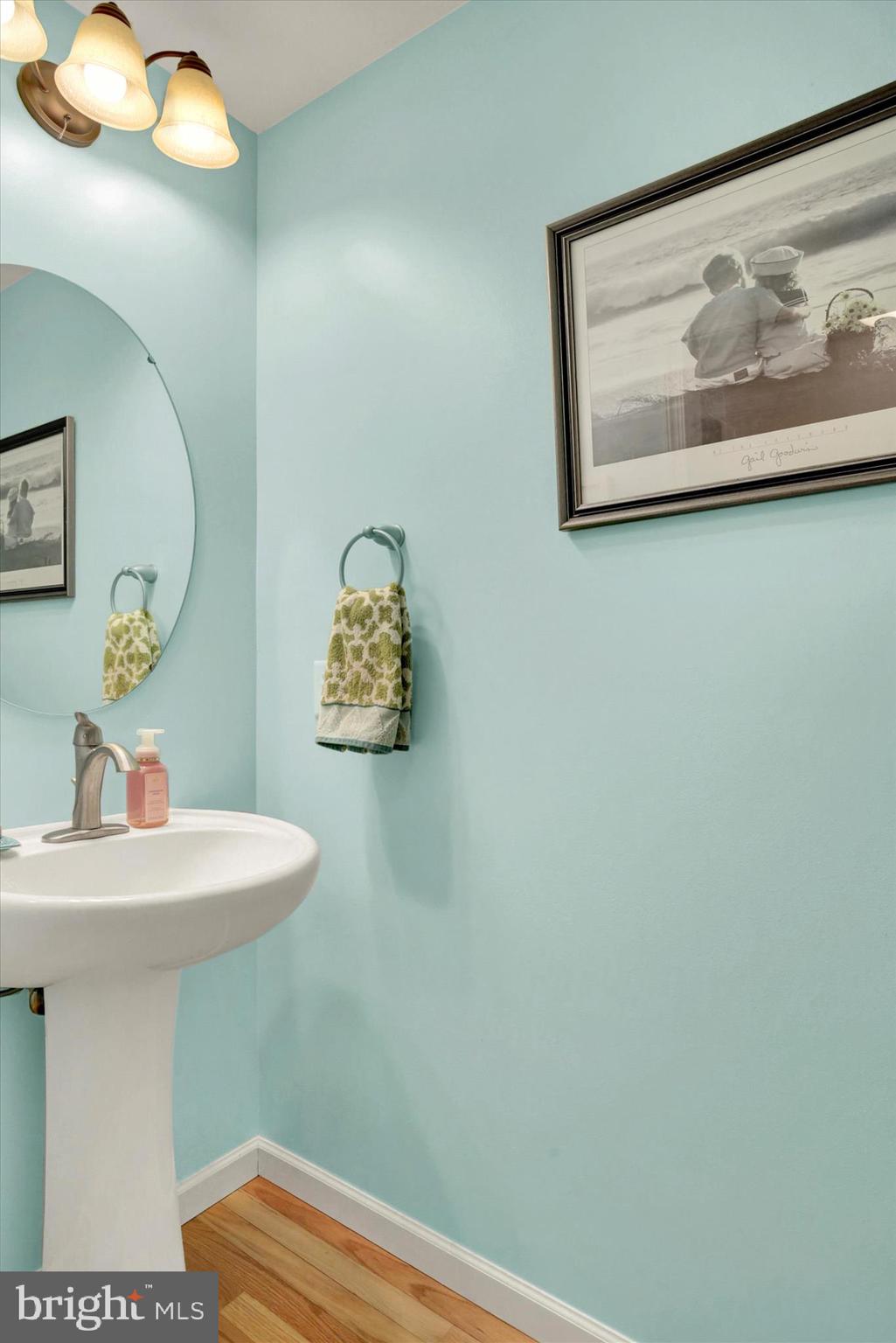 WINDING HILLS - DORSET SQ - Residential