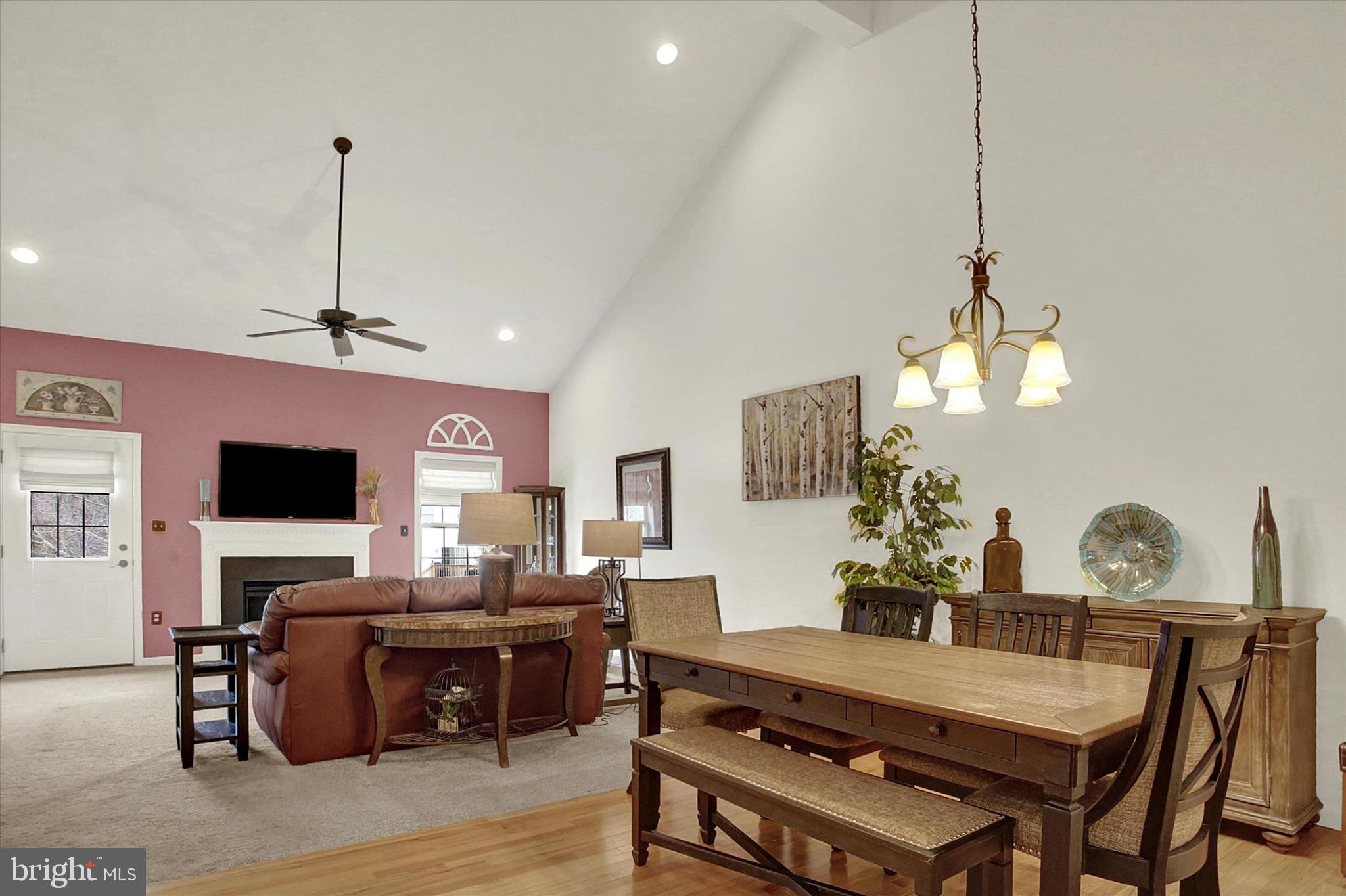 WINDING HILLS - DORSET SQ - Residential