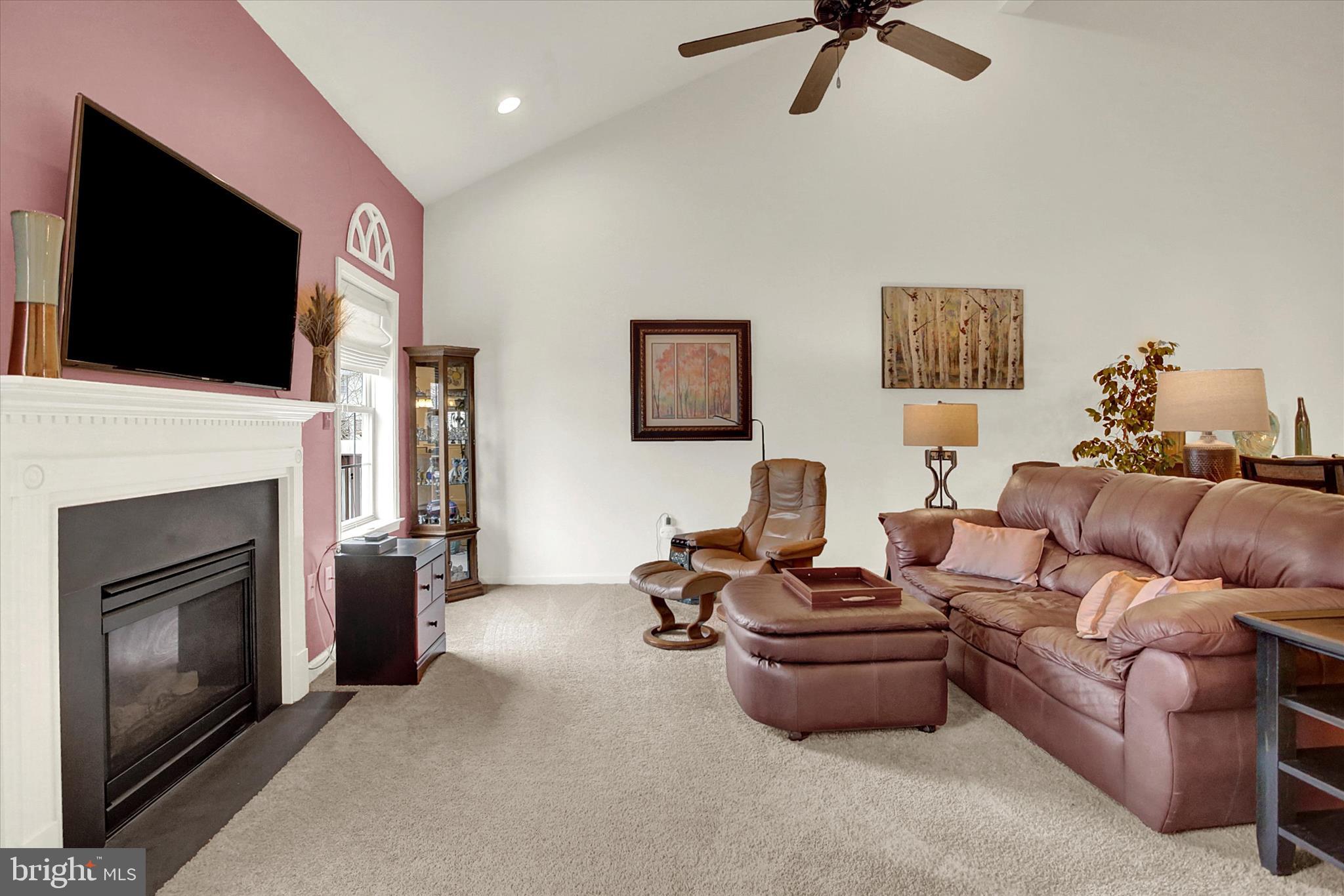 WINDING HILLS - DORSET SQ - Residential