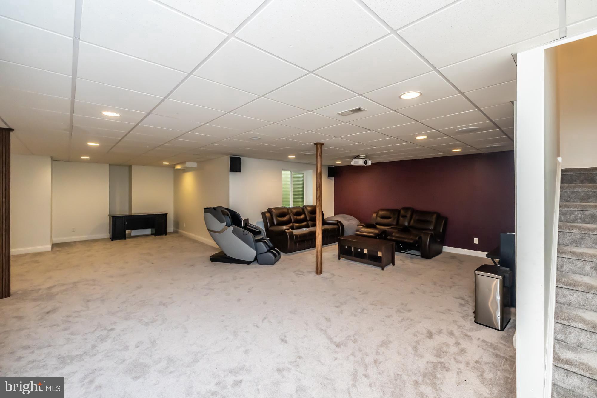 CHARLESTOWN MEADOWS - Residential Lease