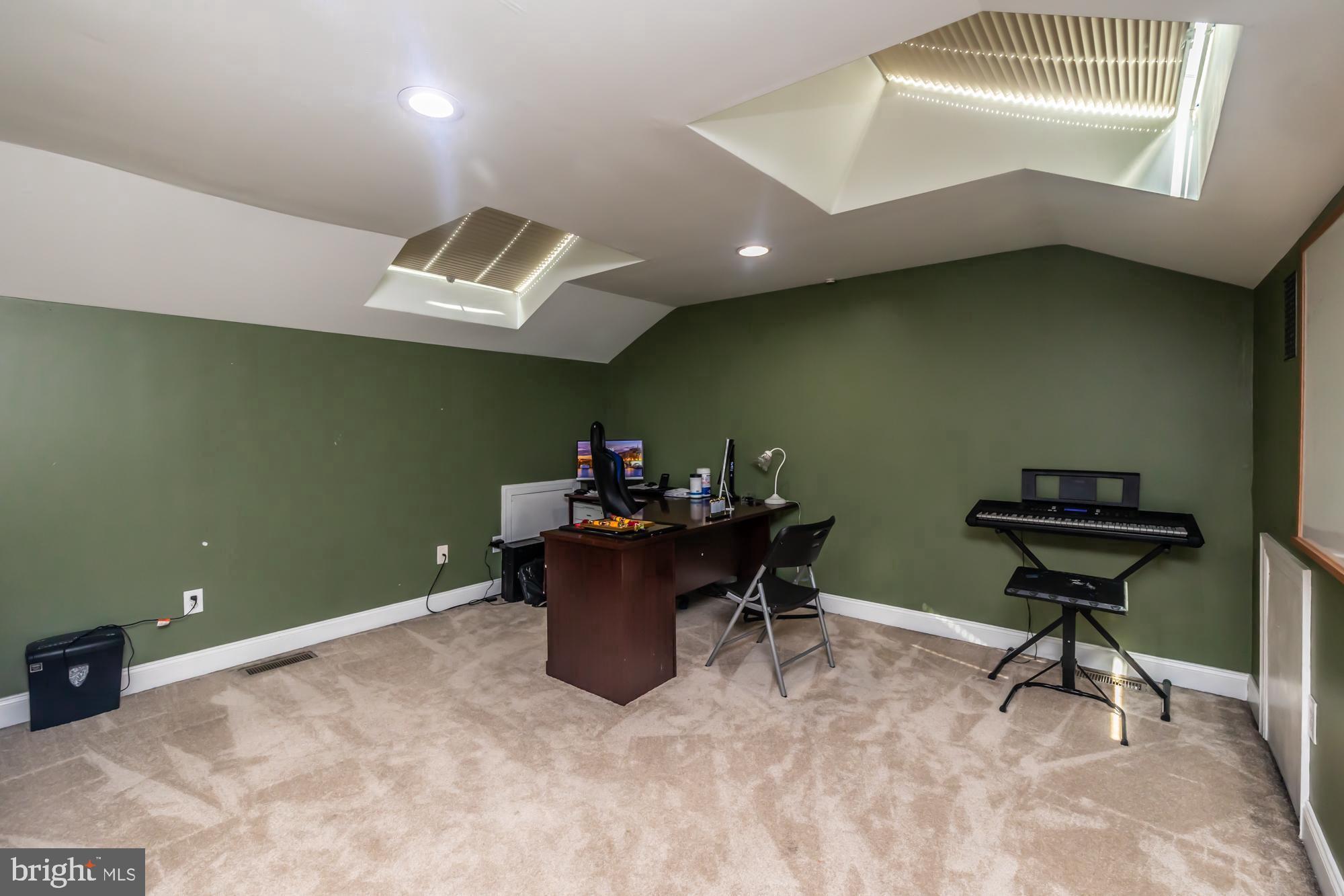 CHARLESTOWN MEADOWS - Residential Lease