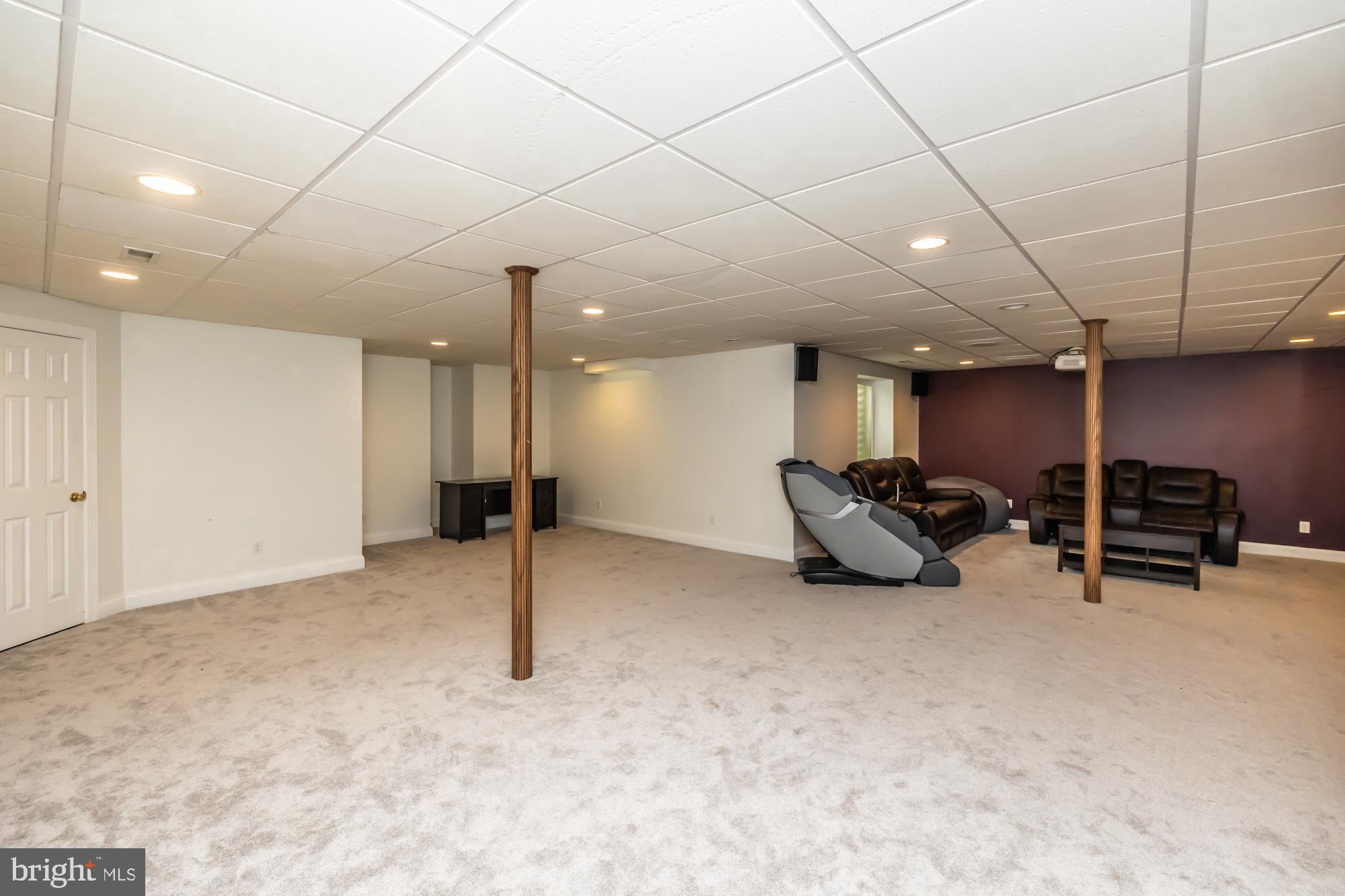 CHARLESTOWN MEADOWS - Residential Lease