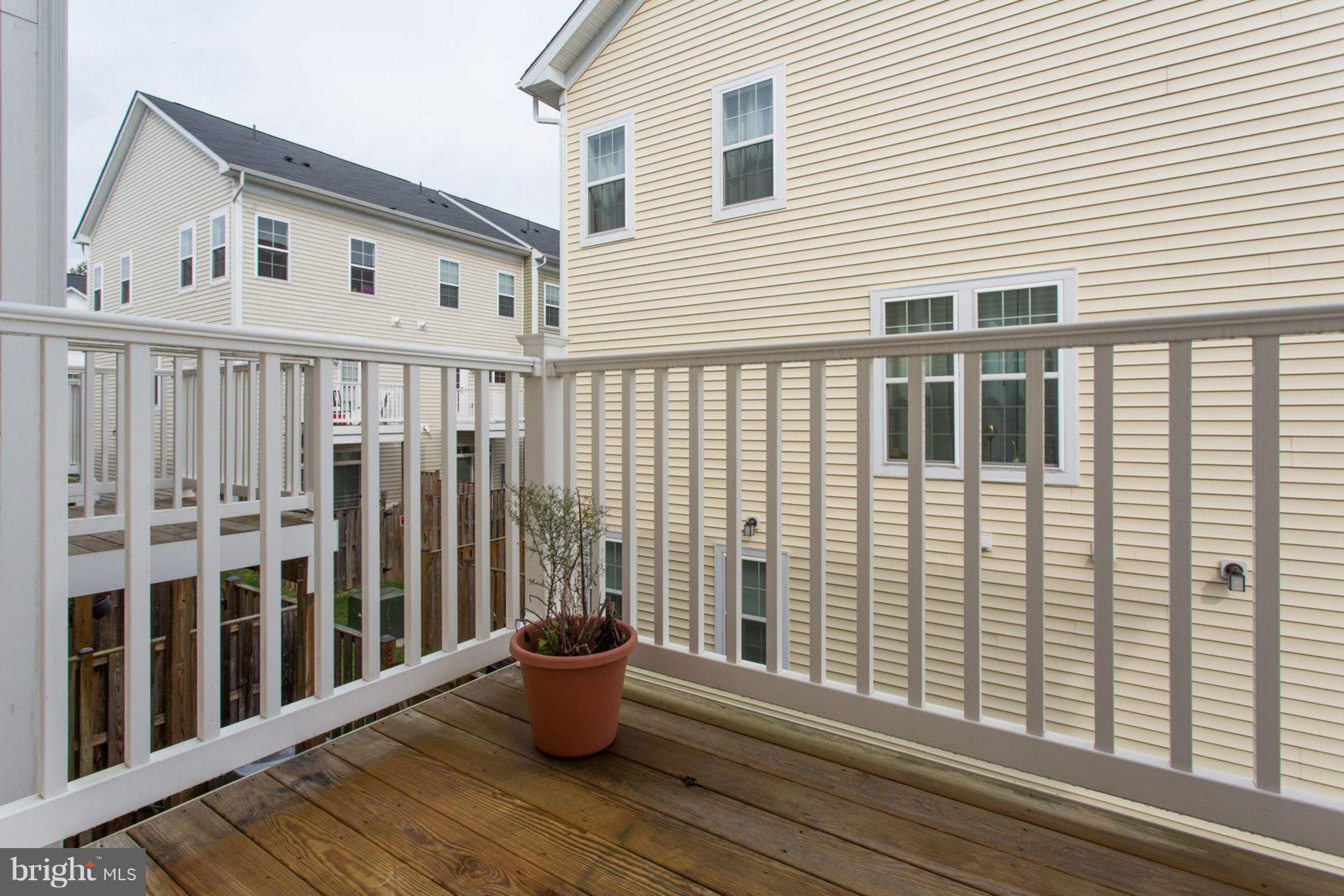 FALLS GROVE CONDOMINIUM - Residential