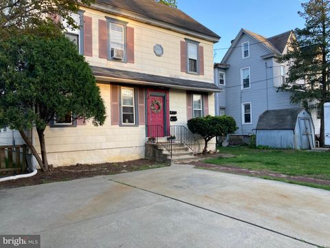 819 BROADWAY B WESTVILLE NJ 08093