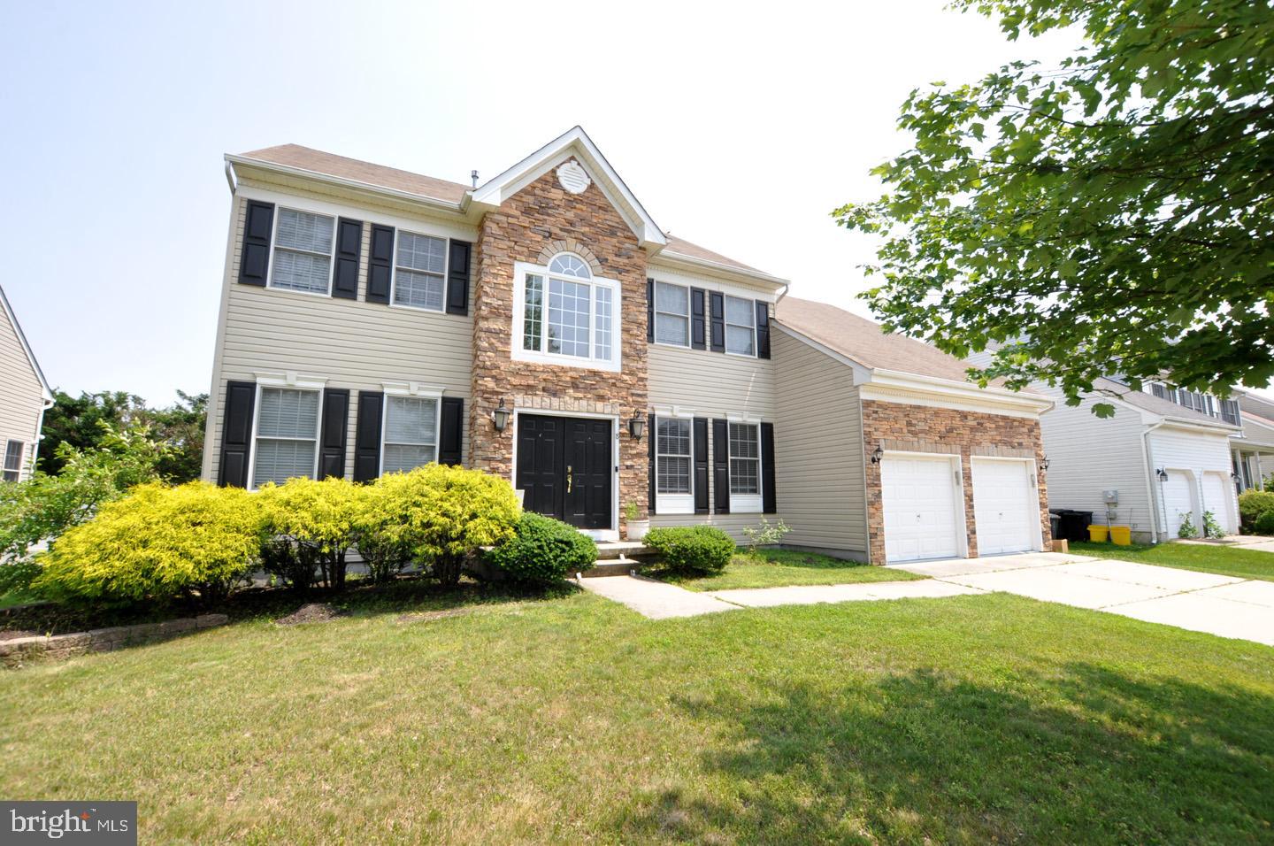8 JASMINE WAY W