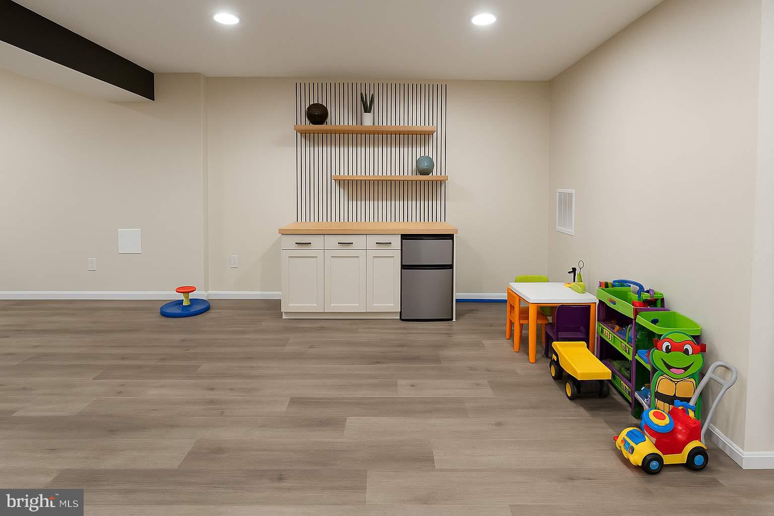 CLARKSBURG TOWN CENTER - Residential Lease