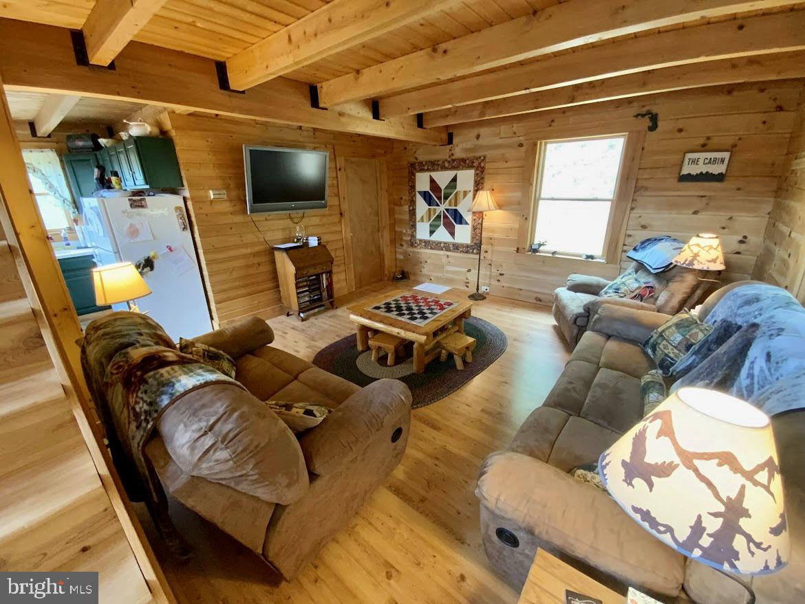 ASHTON WOODS PROPERTY OWNERS ASSOCIATION - Residential