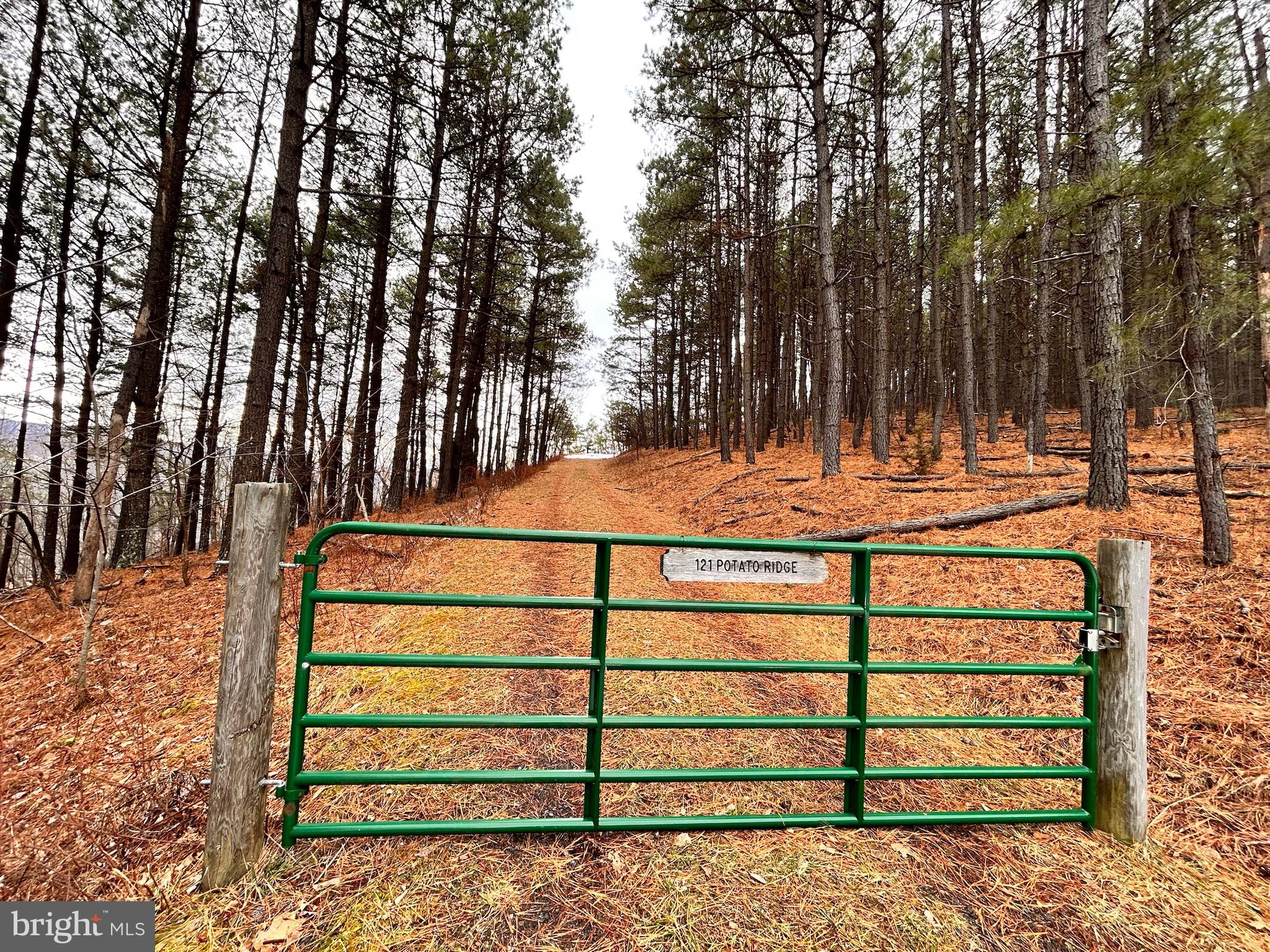 ASHTON WOODS PROPERTY OWNERS ASSOCIATION - Residential