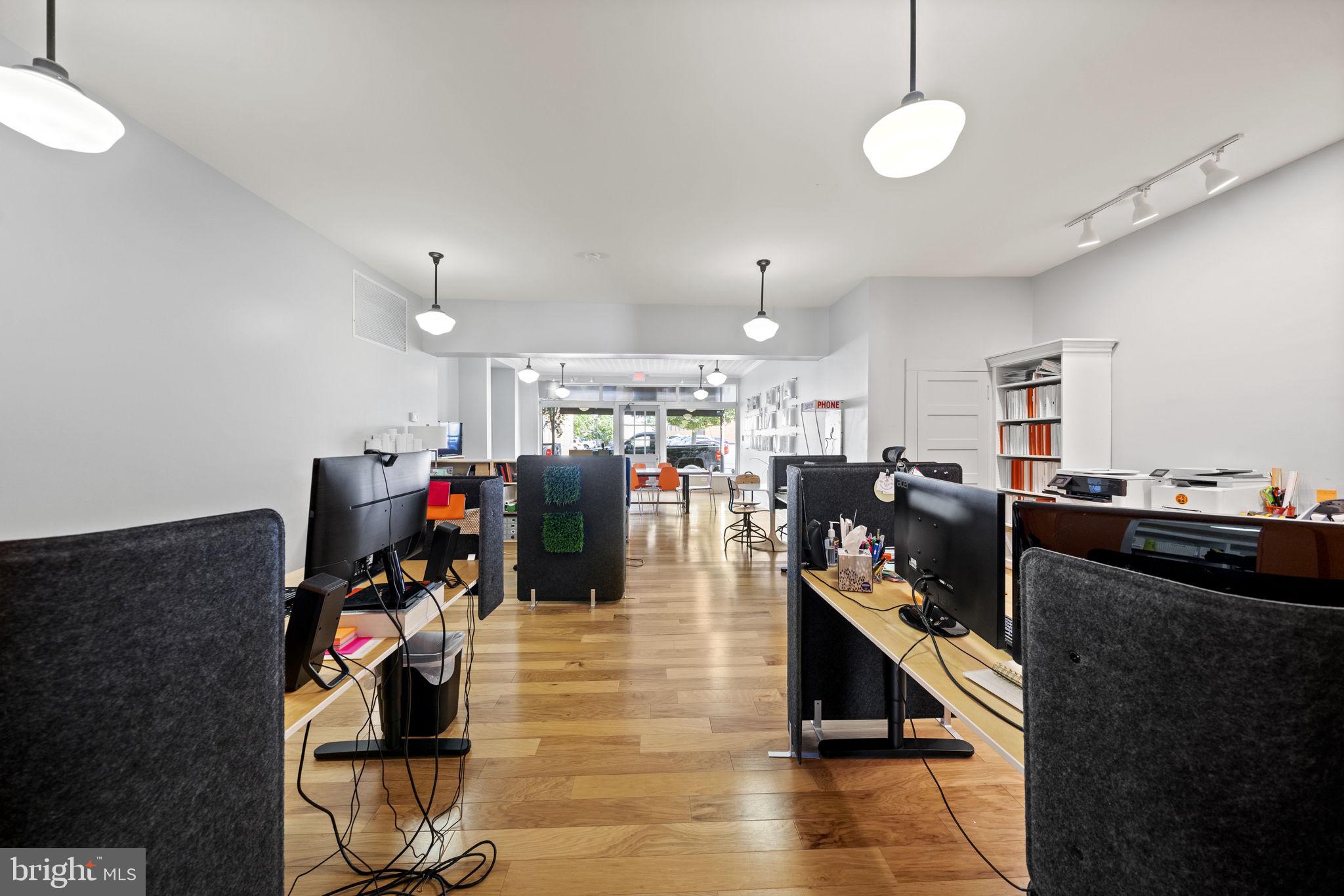 HISTORIC  DOWNTOWN FREDERICKSBURG - Commercial Lease