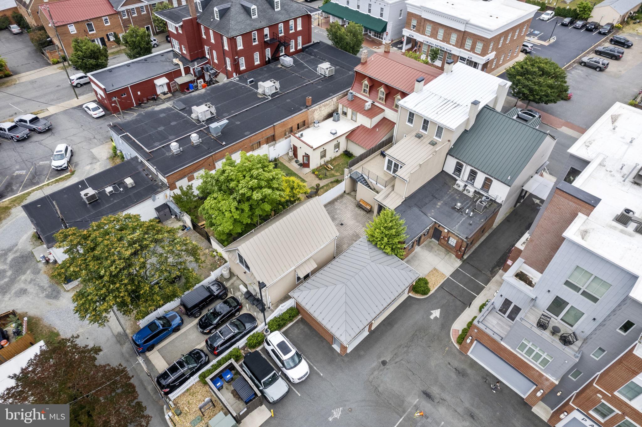 HISTORIC  DOWNTOWN FREDERICKSBURG - Commercial Lease