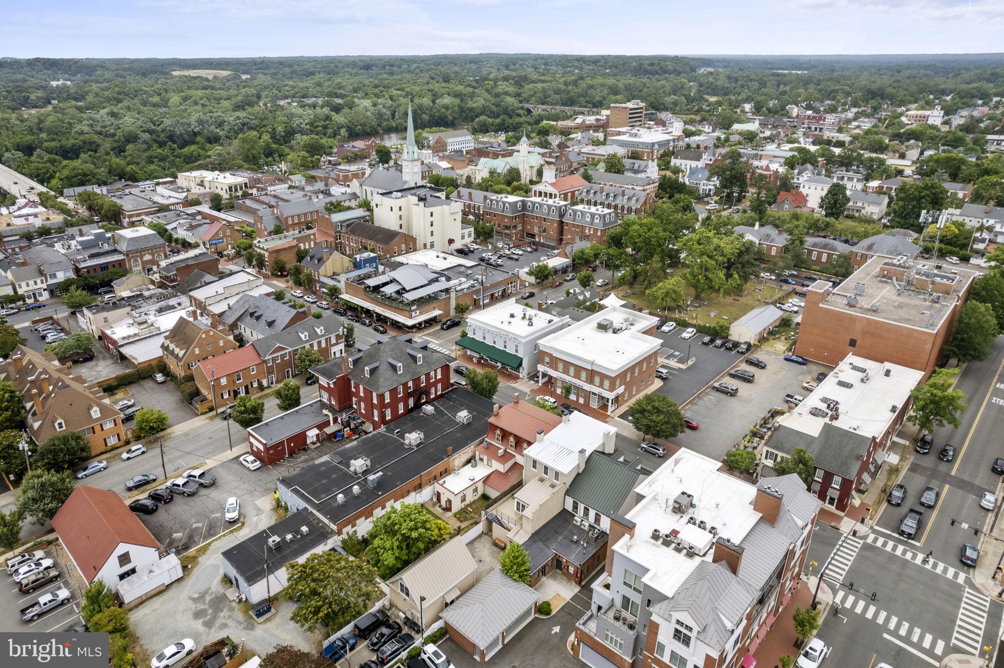 HISTORIC  DOWNTOWN FREDERICKSBURG - Commercial Lease