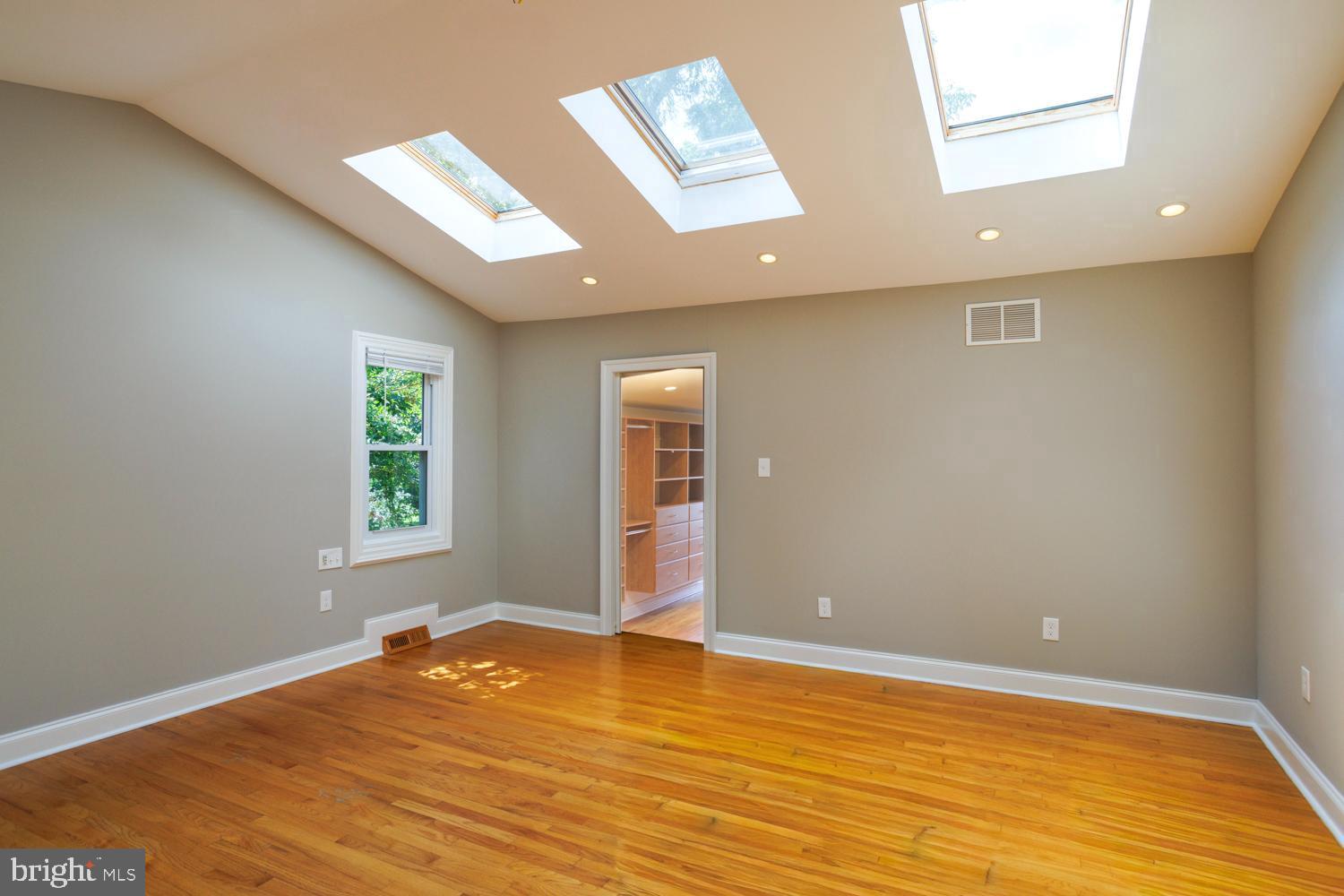 WYNNEWOOD - Residential