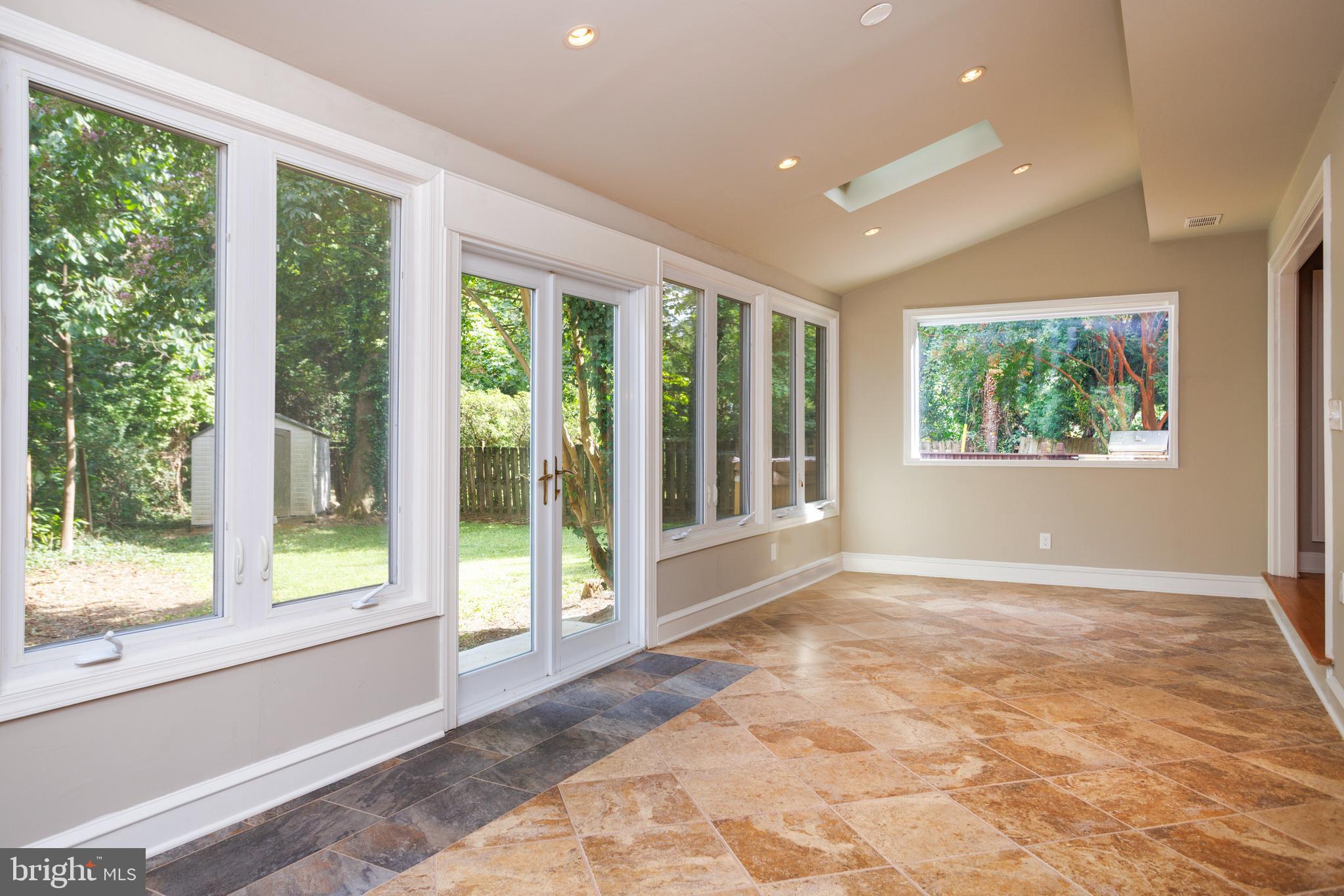 WYNNEWOOD - Residential