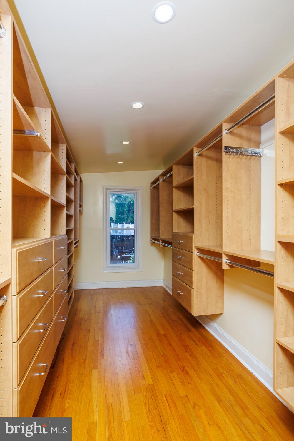 WYNNEWOOD - Residential