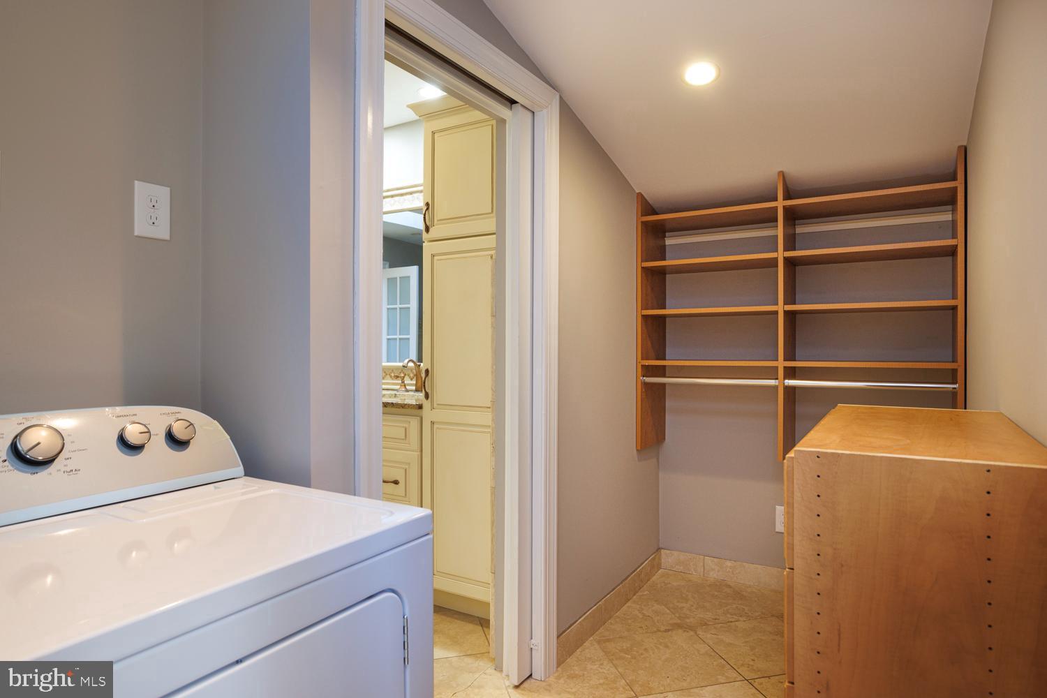 WYNNEWOOD - Residential