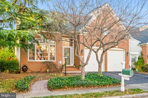 6020 Dunnbrook Terrace, Haymarket, VA MLS: VAPW2107168