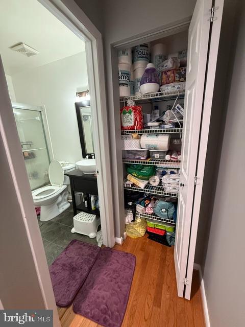 DEVON HILLS - Residential