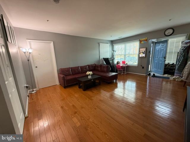 DEVON HILLS - Residential