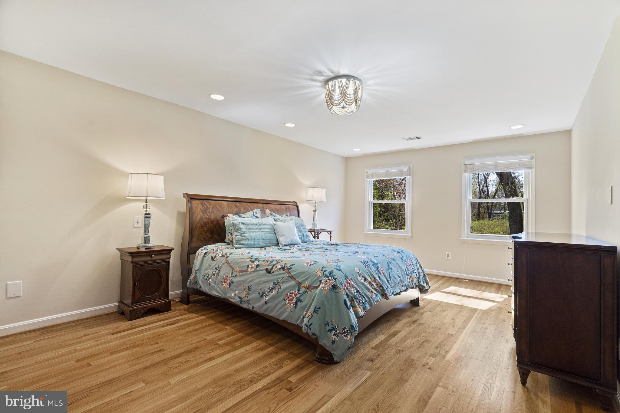 HUNTING HILLS - Residential