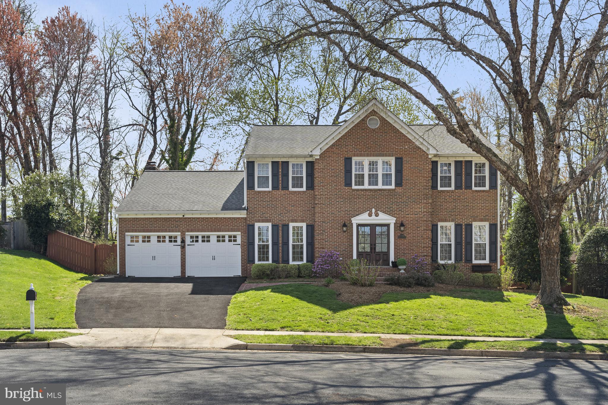 HUNTING HILLS - Residential