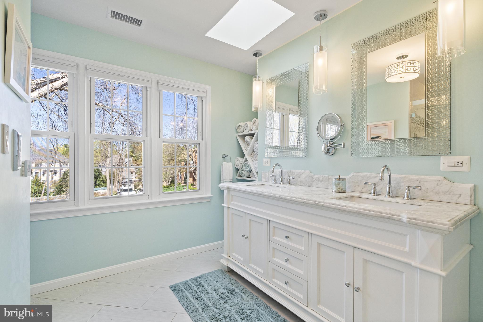 HUNTING HILLS - Residential