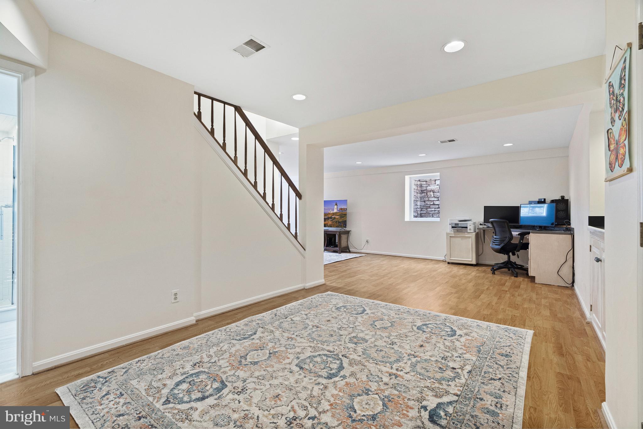 HUNTING HILLS - Residential