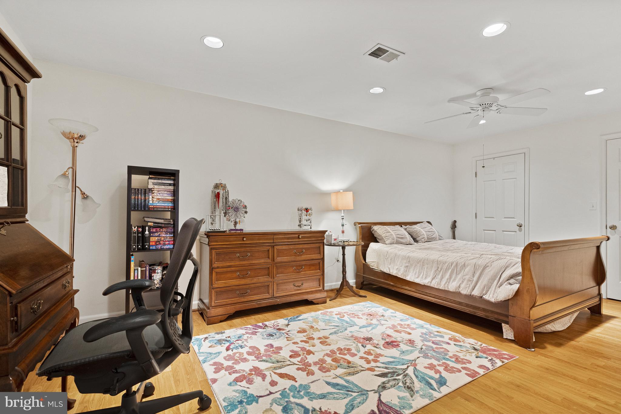 HUNTING HILLS - Residential