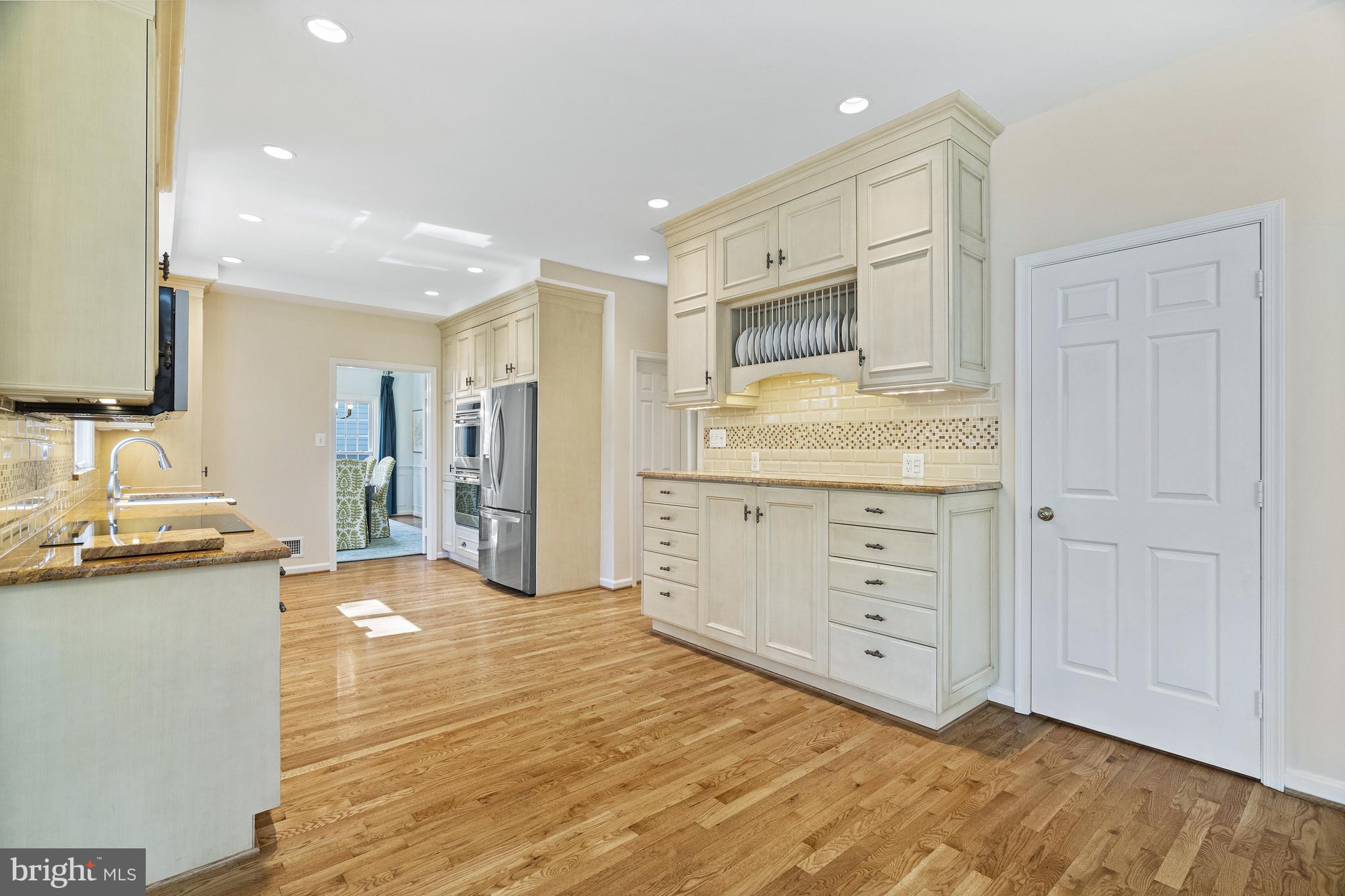 HUNTING HILLS - Residential