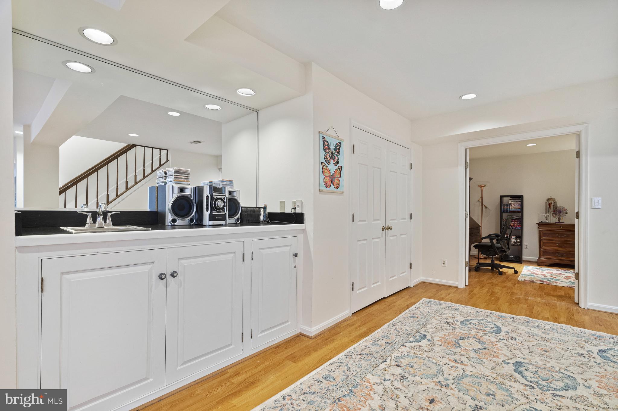 HUNTING HILLS - Residential